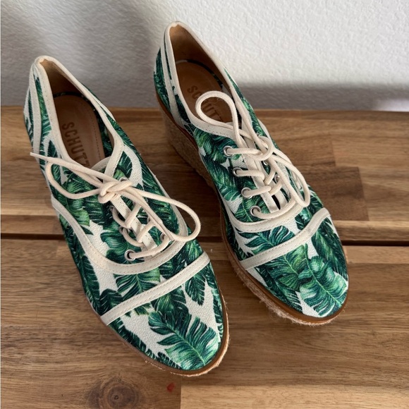 SCHUTZ- Tropical Leaf Print Espadrille Sneakers 6B - Picture 3 of 9